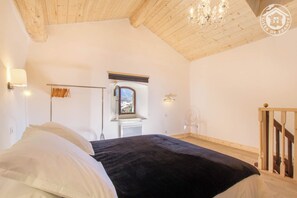 1 chambre, fer et planche à repasser, Wi-Fi gratuit, draps fournis