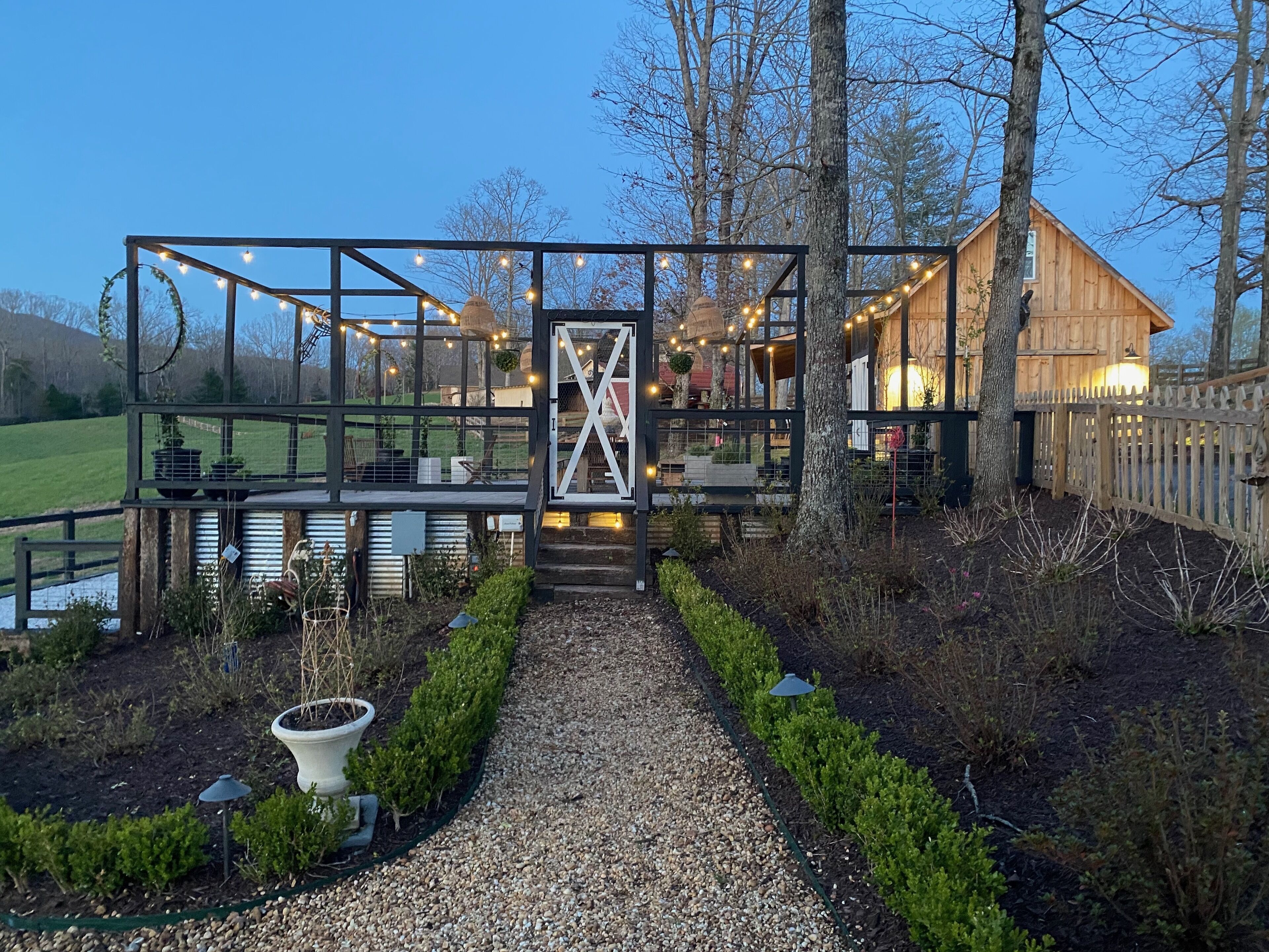 STUNNING new luxury farmhouse in North GA with ⛰️views & a new Pickleball Court!