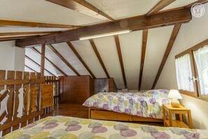 2 bedrooms, iron/ironing board, travel crib