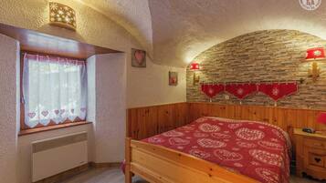 1 dormitorio, tabla de planchar con plancha, wifi gratis y ropa de cama