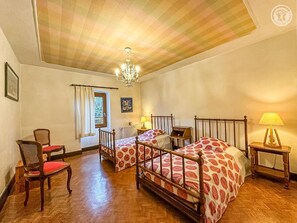 3 bedrooms, iron/ironing board, travel cot, free WiFi