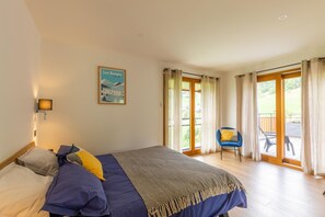 5 Schlafzimmer, Bügeleisen/Bügelbrett, Reisekinderbett, kostenloses WLAN