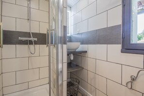 Dusj og hårføner