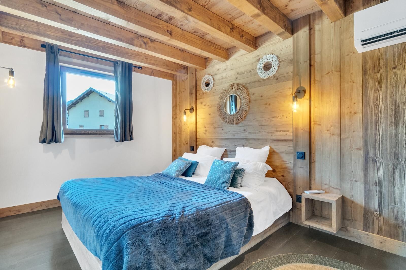 4 bedrooms, iron/ironing board, travel crib, free WiFi