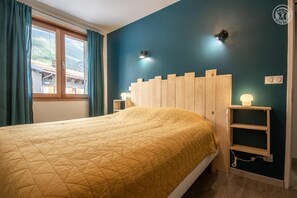 2 bedrooms, iron/ironing board, free WiFi