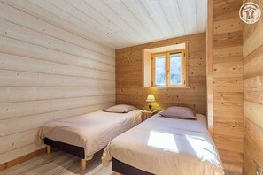 3 多间卧室、熨斗/熨衣板、旅行婴儿床、床单