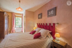 1 bedroom, iron/ironing board, travel crib, free WiFi