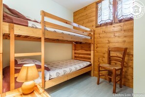 3 bedrooms, iron/ironing board