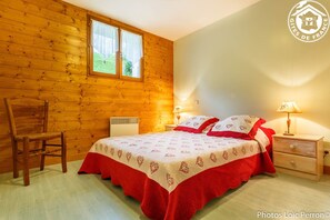 3 bedrooms, iron/ironing board - CHALET LES BERGERS - GROUND FLOOR (HAUTELUCE-LES-SAISIES)