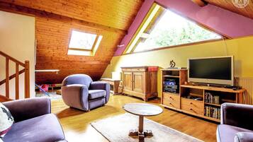 TV, DVD player, stereo