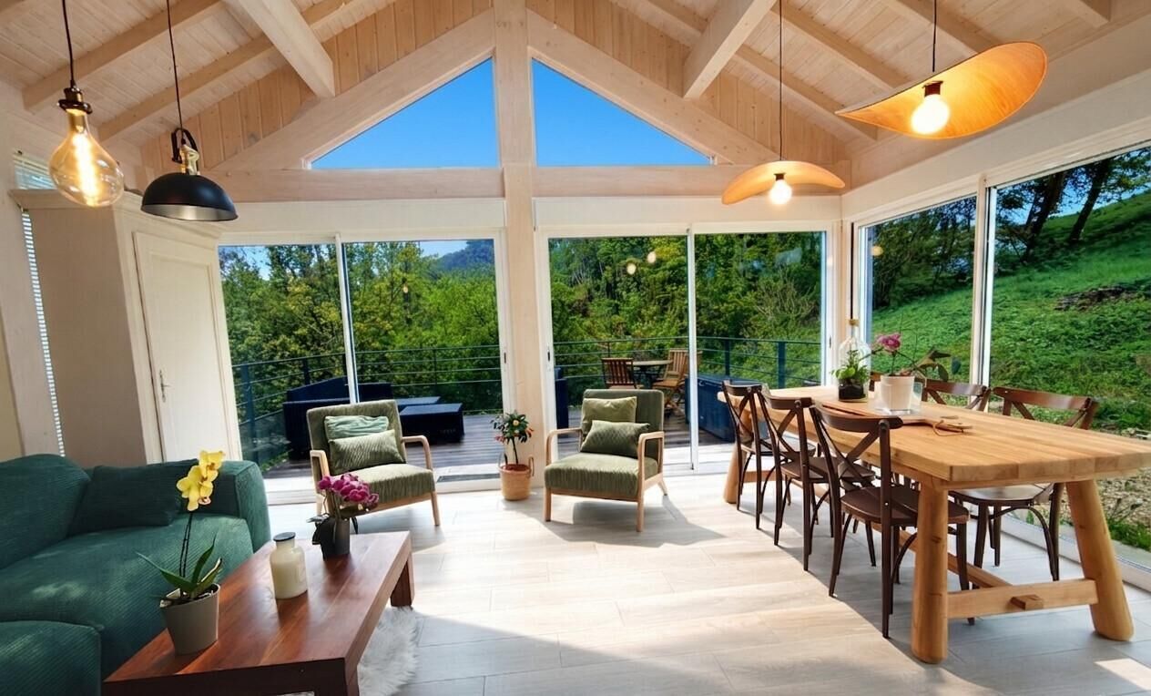 TV, fireplace, stereo