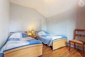 3 chambres, fer et planche à repasser, lit parapluie, Wi-Fi gratuit