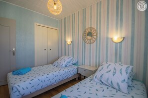 2 bedrooms, iron/ironing board, travel cot, free WiFi