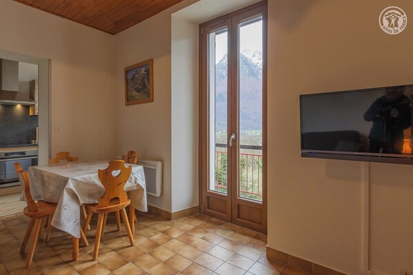 Dining - LE PRESBYTERE - LES CHAVANNES EN MAURIENNE (LES CHAVANNES EN MAURIENNE)