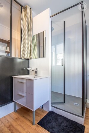 Een douche, een haardroger