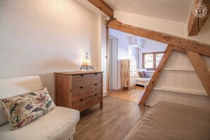 4 soverom, strykejern/-brett, reiseseng for barn og sengetøy