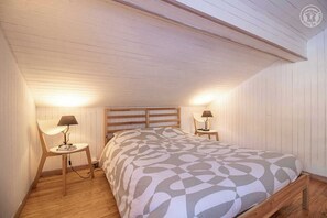 4 bedrooms, iron/ironing board, travel cot, bed sheets