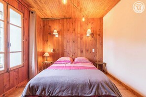 3 slaapkamers, een strijkplank/strijkijzer, gratis wifi