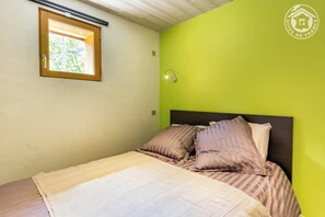 2 chambres, fer et planche à repasser, lit parapluie, Wi-Fi gratuit