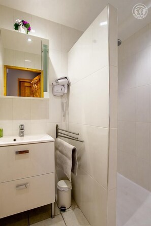 Een douche, een haardroger