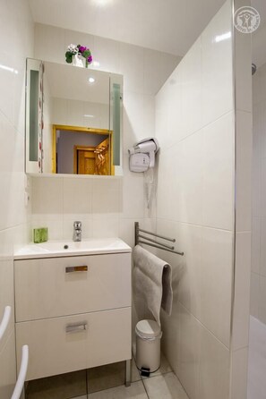 Een douche, een haardroger