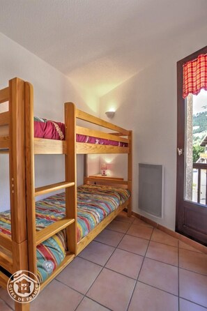 3 Schlafzimmer, Bügeleisen/Bügelbrett, Reisekinderbett, kostenloses WLAN