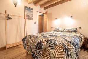 3 bedrooms, iron/ironing board, travel cot, free WiFi - LA MAISON FORESTIERE (LE CHATELARD)