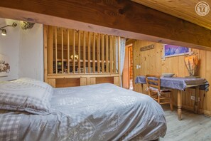1 bedroom, iron/ironing board, travel crib, free WiFi