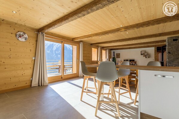 تناول الطعام