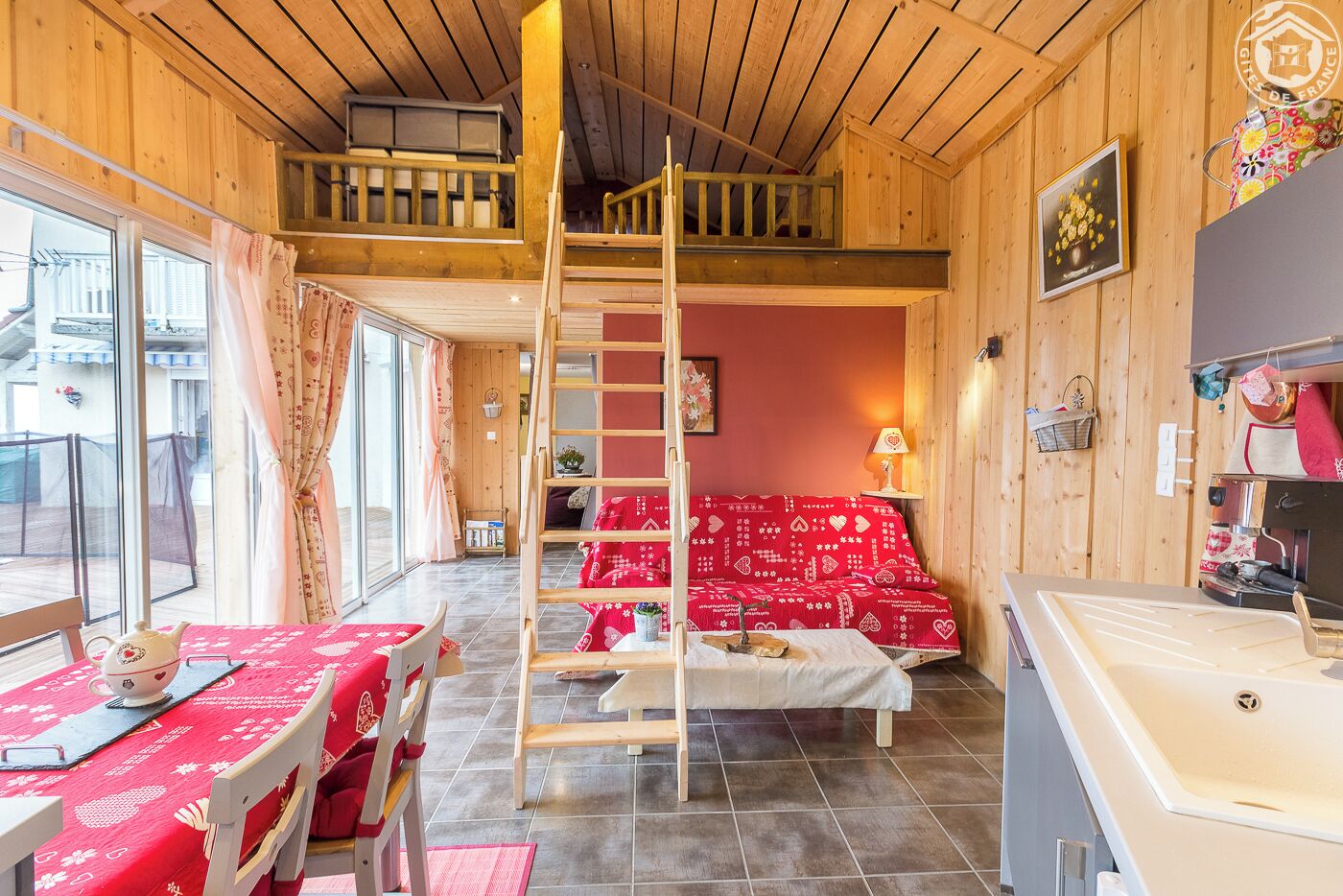 Iron/ironing board, travel cot, free WiFi, bed sheets