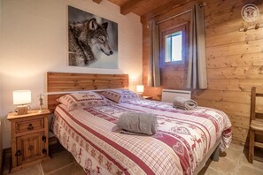 5 chambres, fer et planche à repasser, lit parapluie, Wi-Fi gratuit