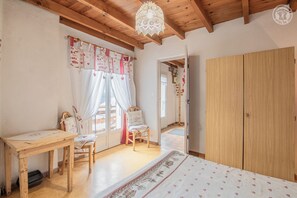 2 habitaciones, tabla de planchar con plancha y wifi gratis 