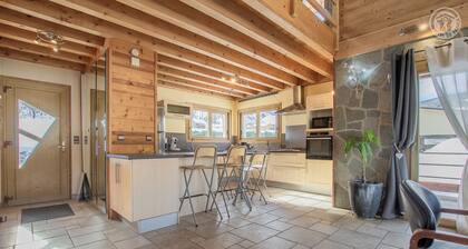 L'INSTANT PRESENT - THE WALNUT TREE