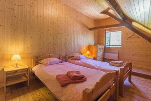 5 Schlafzimmer, Bügeleisen/Bügelbrett, Reisekinderbett, kostenloses WLAN