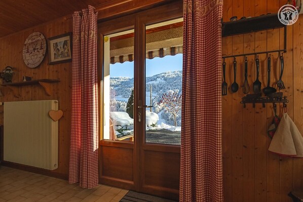 المنشأة من الداخل