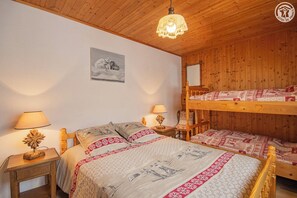 1 室のベッドルーム、アイロン / アイロン台、旅行用ベビーベッド、WiFi (無料)