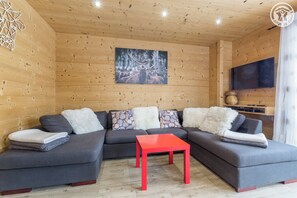 Fernseher, DVD-Player, Stereoanlage