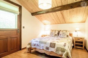 3 chambres, fer et planche à repasser, lit parapluie, Wi-Fi gratuit