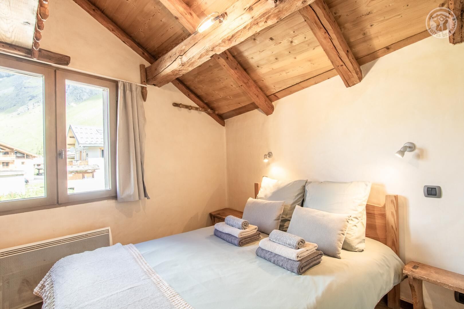 5 bedrooms, iron/ironing board, travel cot, free WiFi