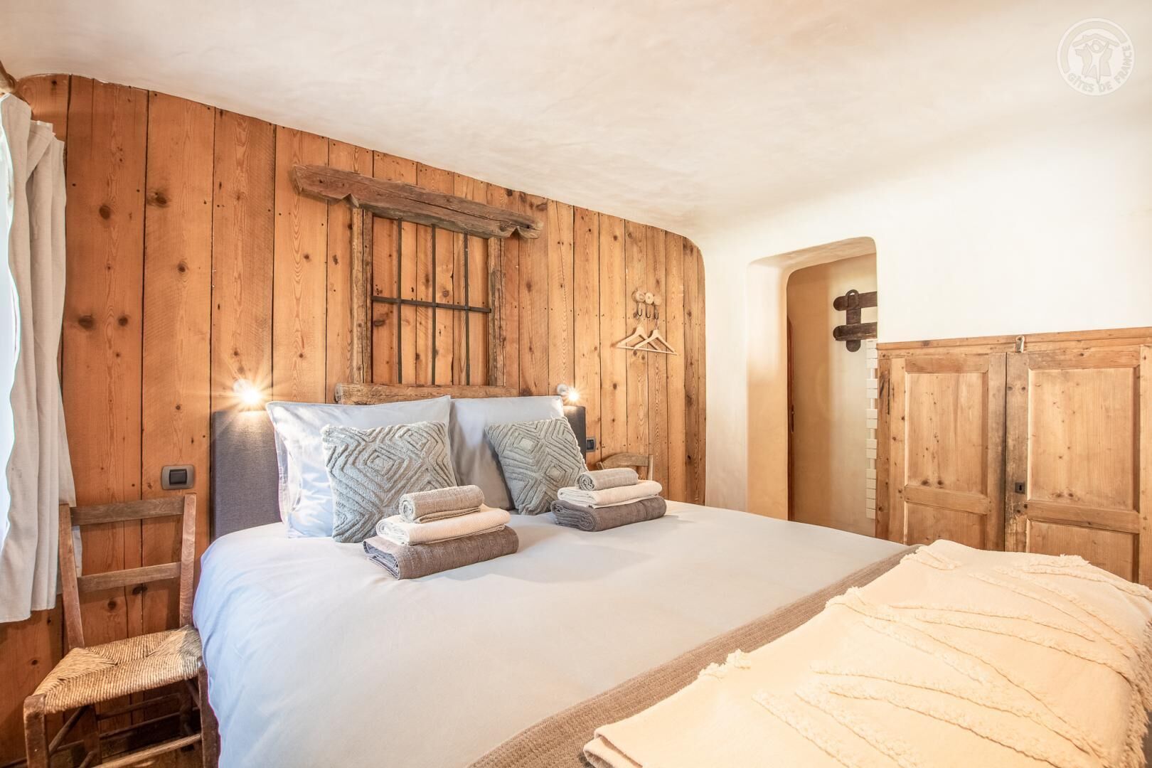 5 bedrooms, iron/ironing board, travel crib, free WiFi