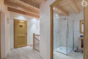 Interior - LA GRANGE A YOYO - CESARCHES (CESARCHES)