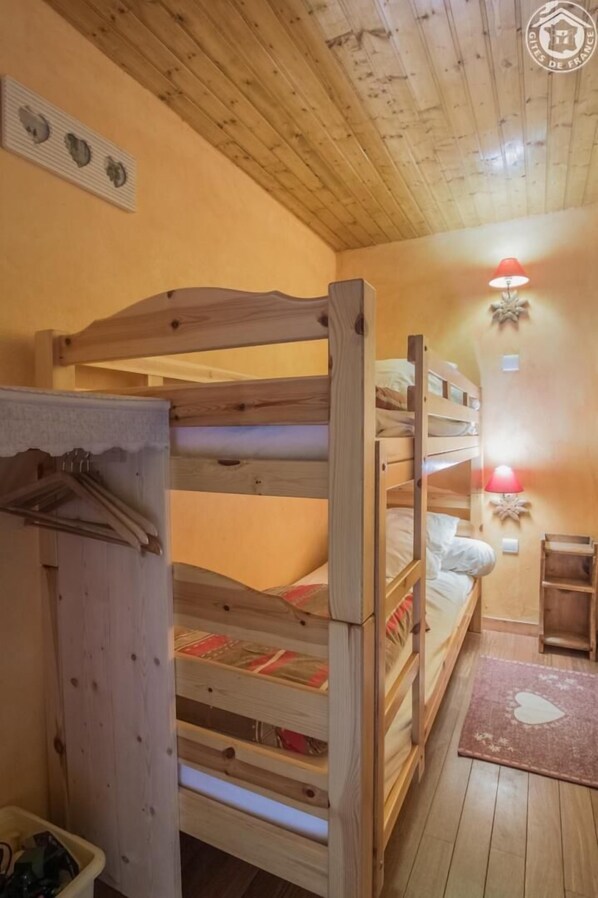 2 Schlafzimmer, Bügeleisen/Bügelbrett, Reisekinderbett, kostenloses WLAN
