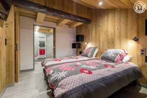 7 bedrooms, iron/ironing board, travel cot, free WiFi