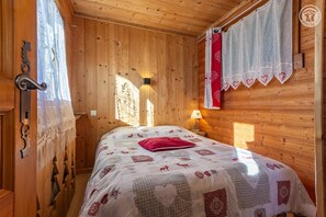 2 bedrooms, iron/ironing board, travel crib, free WiFi - L'ABERU - LES PISSENLITS (CREST VOLAND COHENNOZ)