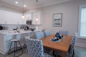 Dining - Gulf and Heated Pool Views - 3 Minute Walk to Beach! (Gulf Shores)