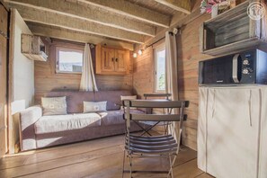 TV - LA CABANE D'ESTEF - NOVALAISE (NOVALAISE)