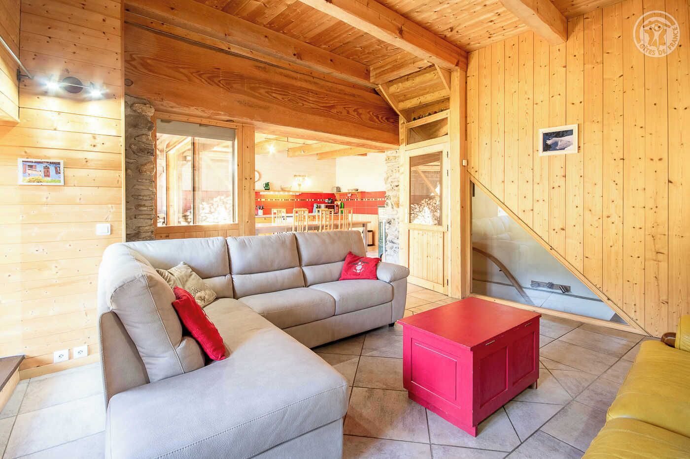 Télévision, lecteur de DVD, chaîne hi-fi