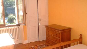 3 chambres, fer et planche Ă repasser, Wi-Fi gratuit, draps fournis