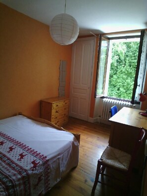 3 soverom, strykejern/-brett, wi-fi (inkludert) og sengetøy