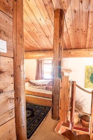 4 habitaciones, tabla de planchar con plancha y cuna de viaje 